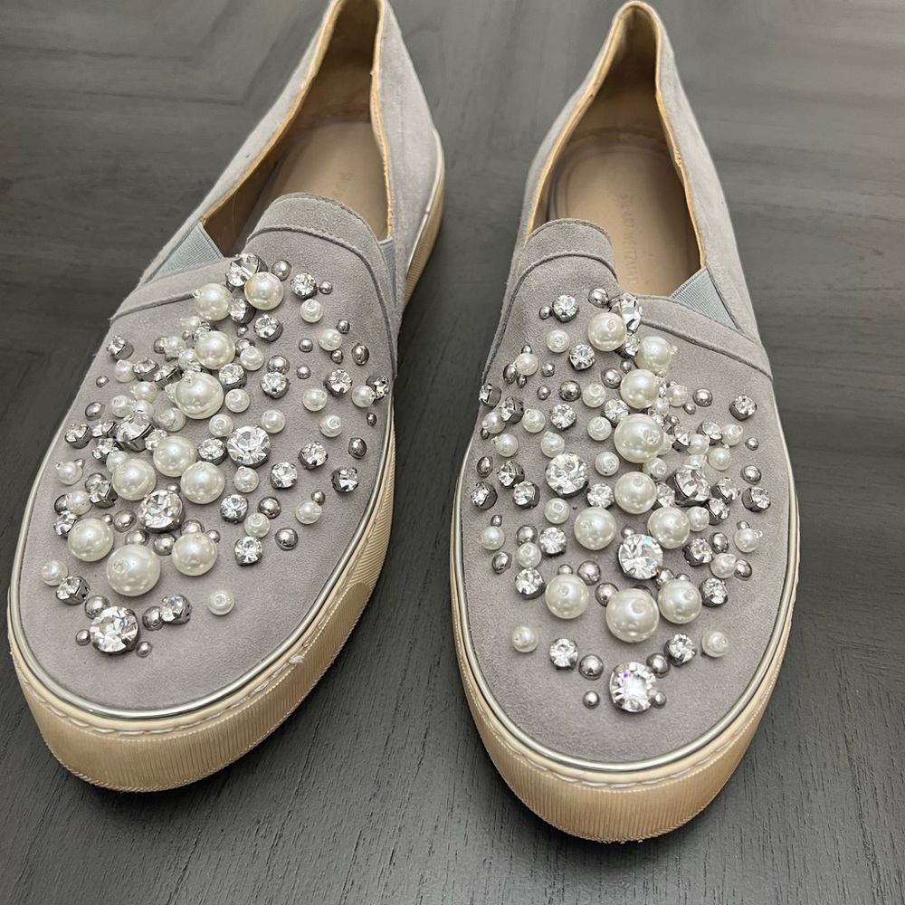 Stuart Weitzman Jewel embellished sneaker. Good condition! Size 9